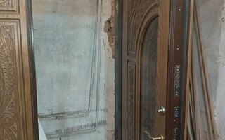 металлическая дверь с ковкой, фото на производстве