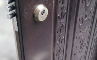 металлическая дверь в коттедж, модель ДКТЖ-58, блок с замками