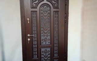 металлическая дверь, модель ДКТЖ-58 установлена в частном коттедже
